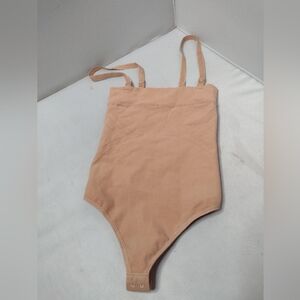 Leonisa Shapewear Bodysuit Size Medium Tan Compression Thong P